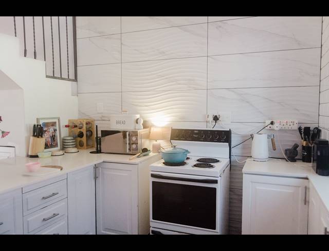 3 BEDROOM TOWNHOUSE FOR SALE IN SCOTTBURGH CENTRAL